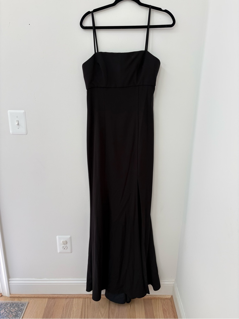 Elegant Black Spaghetti-Strap Evening Dress